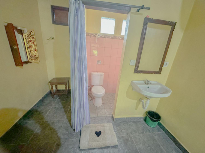 Bathroom 8