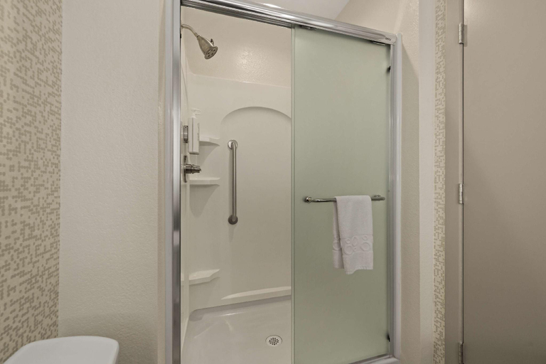 Bathroom 12