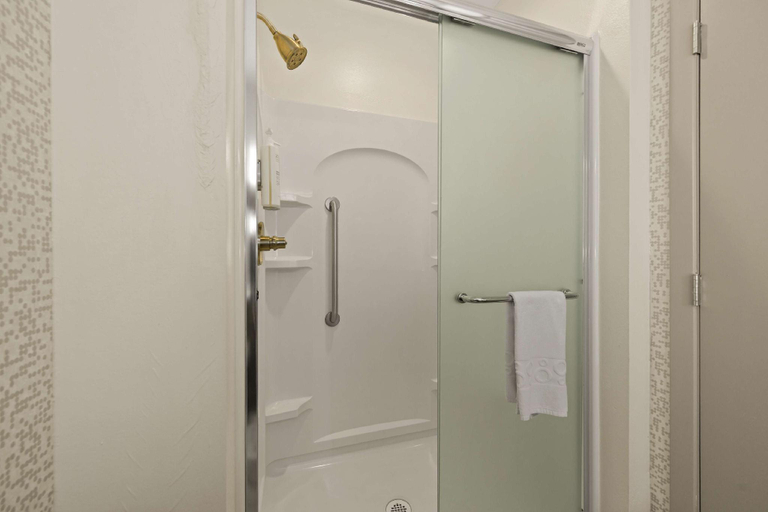 Bathroom 7
