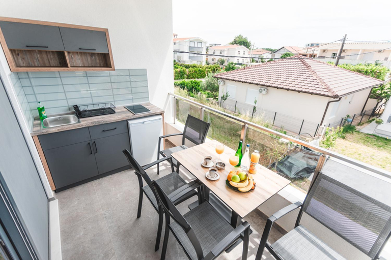 Others 4, Bumax Apartments