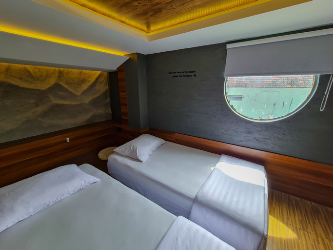 Bedroom 13