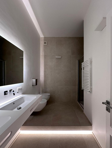 Others 4, Ottanta5 Private Rooms, Messina