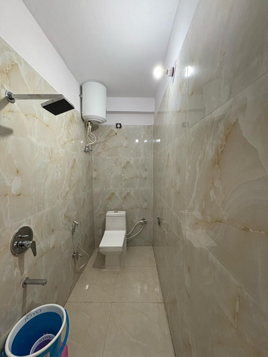 Bathroom 5, Yatri Nivas By Sarvjeet Foundation, Varanasi