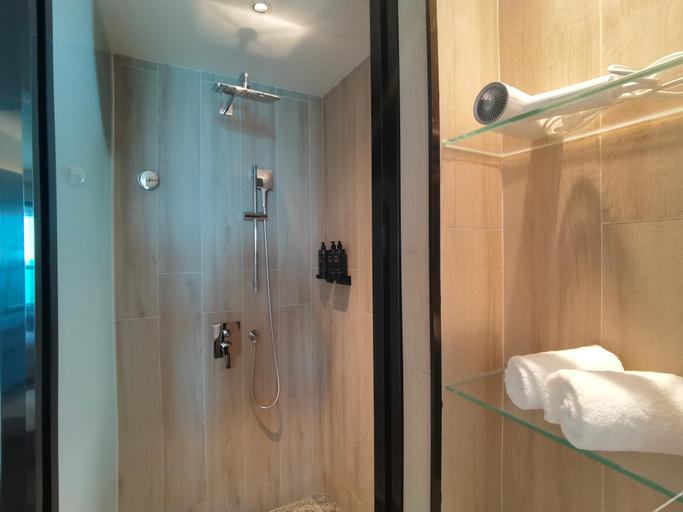 Bathroom 5, Ramada By Wyndham Huizhou Double Moon Bay, Huizhou