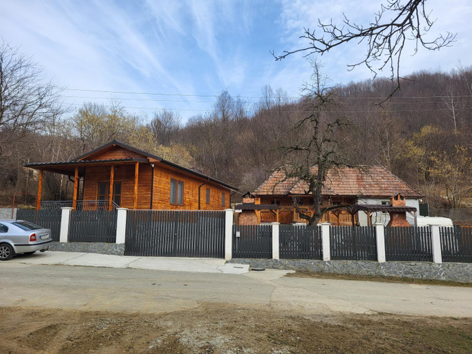 Others 5, Cabana Beta, Calimanesti