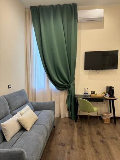 Others 5, Saragozza Residence, Bologna