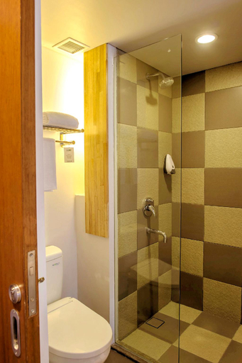 Bathroom 15