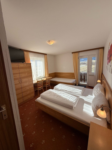 Bedroom 2, Pension Plattenhof, Innsbruck Land