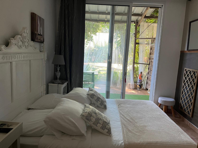 Bedroom 2, Chambre FLORENCE - Piscine chauffee - MAS SAINT LOUIS, Gard