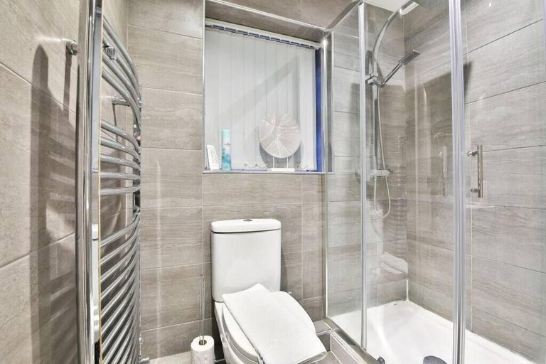 Bathroom 5, Whitchurch Place 2 Bed Flat in Cardiff, Cardiff