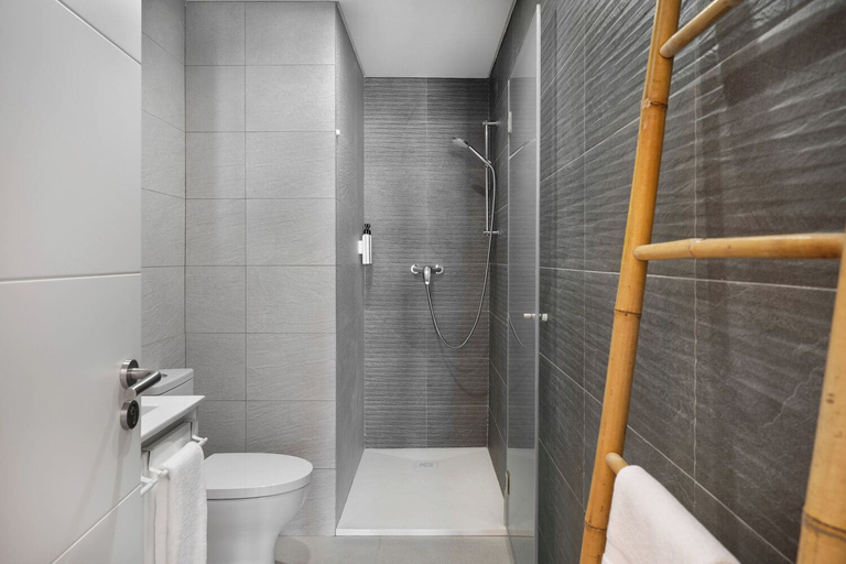 Bathroom 4, Faro DAZ House by Get Your Stay, Faro