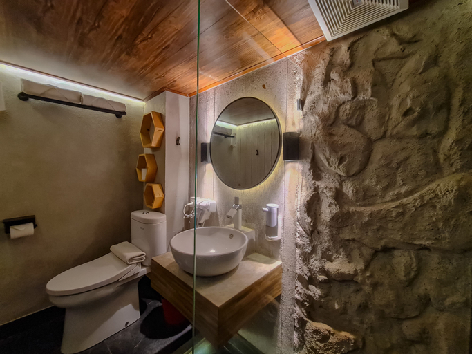 Bathroom 11