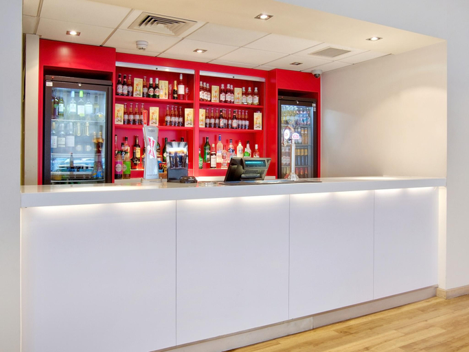Food & Drinks 3, Travelodge Birmingham Central Bull Ring, Birmingham