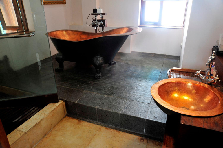 Bathroom 7
