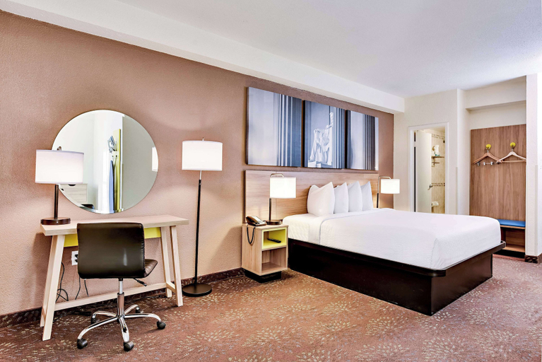 Bedroom 4, Days Inn by Wyndham Washington DC/Connecticut Avenue, Washington D.C.