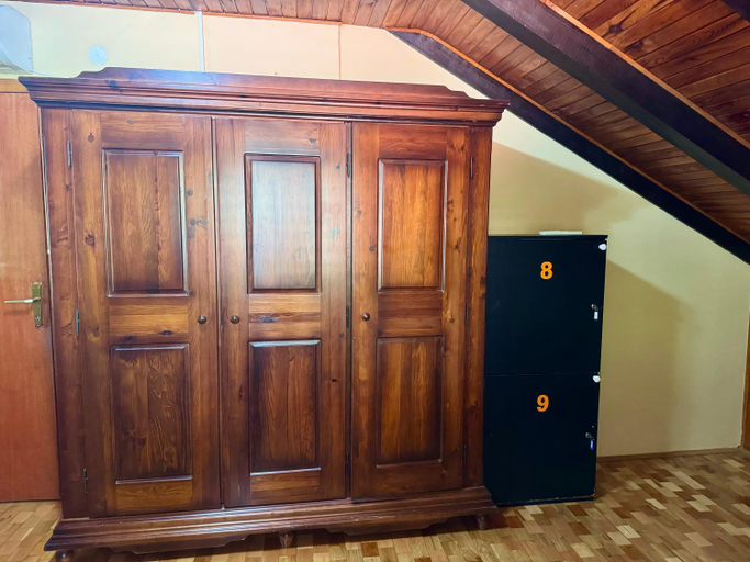 Others 5, KotorHostelito