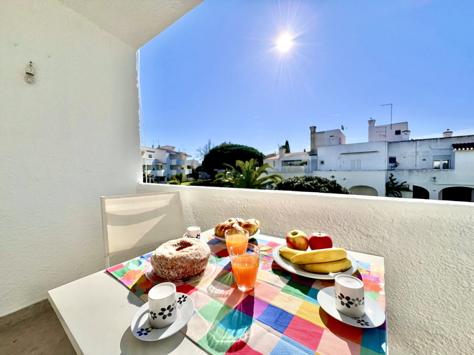 Food & Drinks