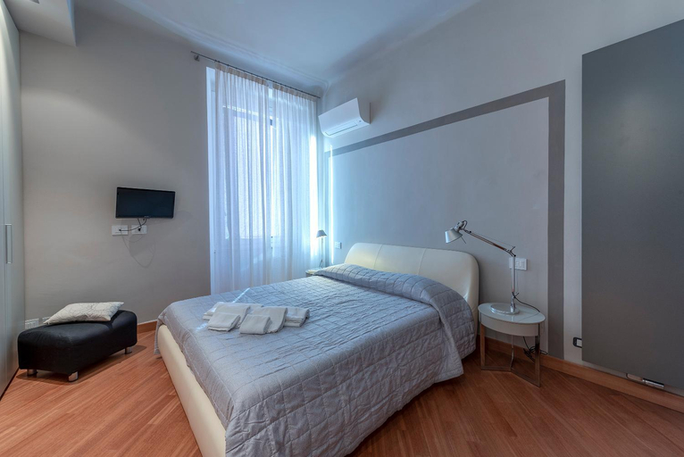 Others 4, Poppy's House, La Spezia