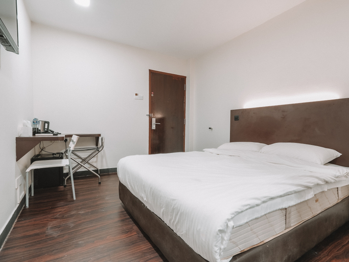 Bedroom 5, A Hotel Desker, Stay from 10PM to 9AM, Singapore