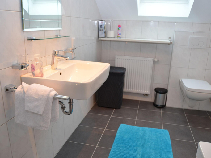 Bathroom 4, Moderne Villa in Medebach Kustelberg, Hochsauerlandkreis