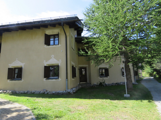 Exterior & Views 2, Schweizerhaus Apartments, Maloja