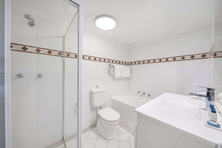 Bathroom 14