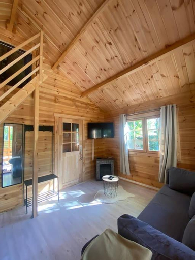 Others 3, Le Chalet avec jacuzzi privatif, Loiret