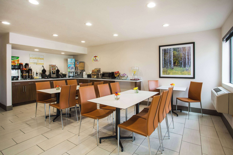 Food & Drinks 5, Super 8 by Wyndham Flagstaff, Coconino