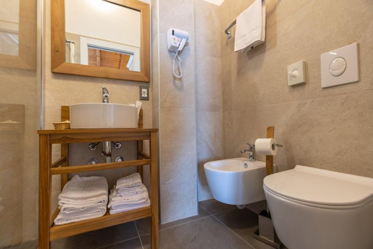 Bathroom 3, Hotel Rabay, Verona