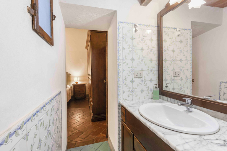 Bathroom 3, Borgo Allegri Palace by MMega, Florence