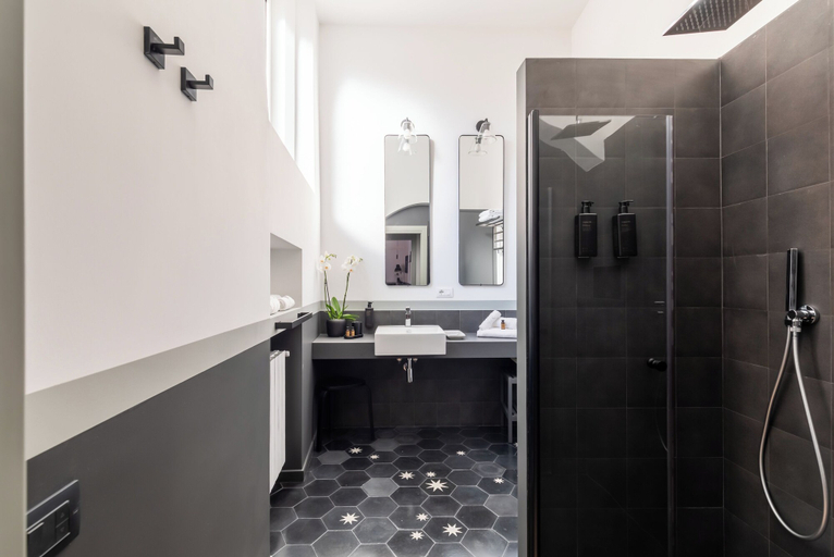 Bathroom 4, Trastevere Apartments, Rome