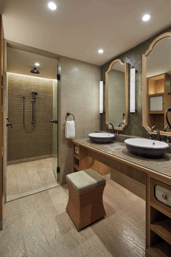 Bathroom 10