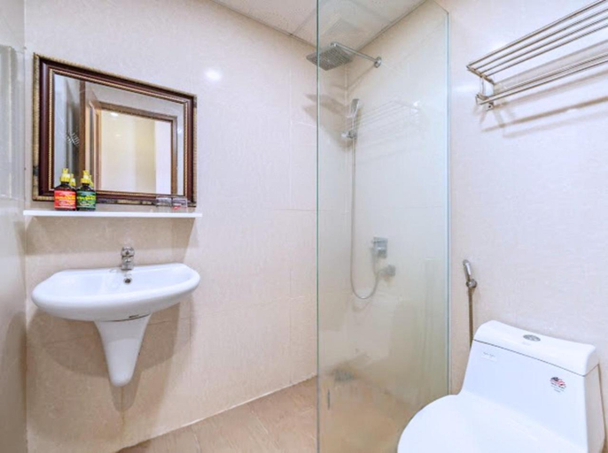 Bathroom 3, Dubai Hotel, Da Nang