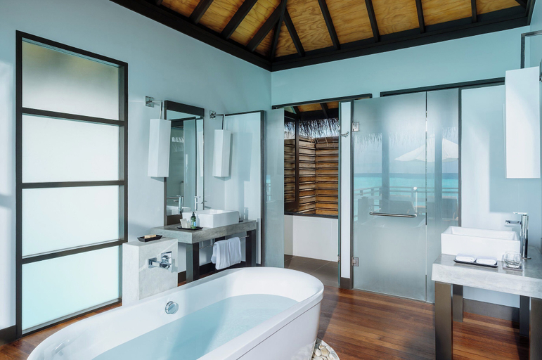 Bathroom 5, Niva Velassaru Maldives, Malé