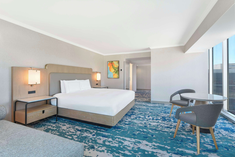 Bedroom 4, Hilton Anaheim, Orange