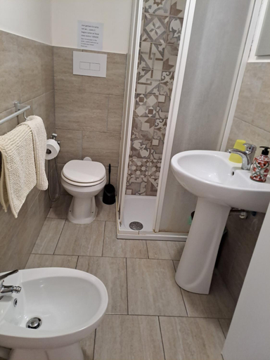 Others 4, Bedroom la stazione, Palermo