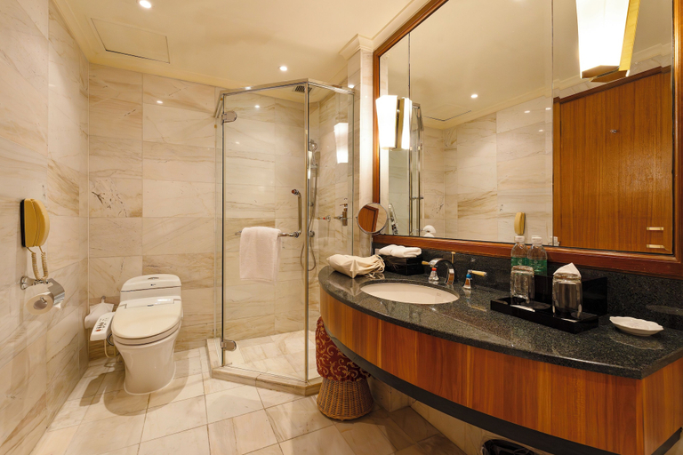 Bathroom 4