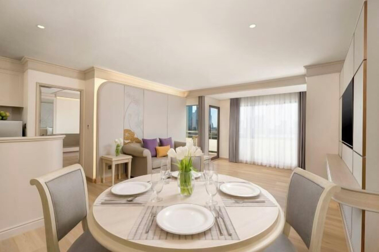 Dining Room 15