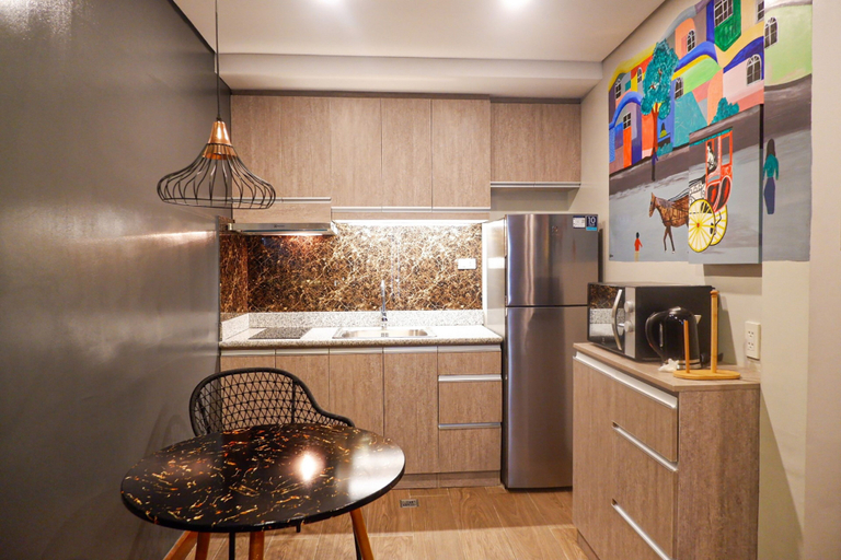 Others 4, UNWND Flats Makati, Makati City