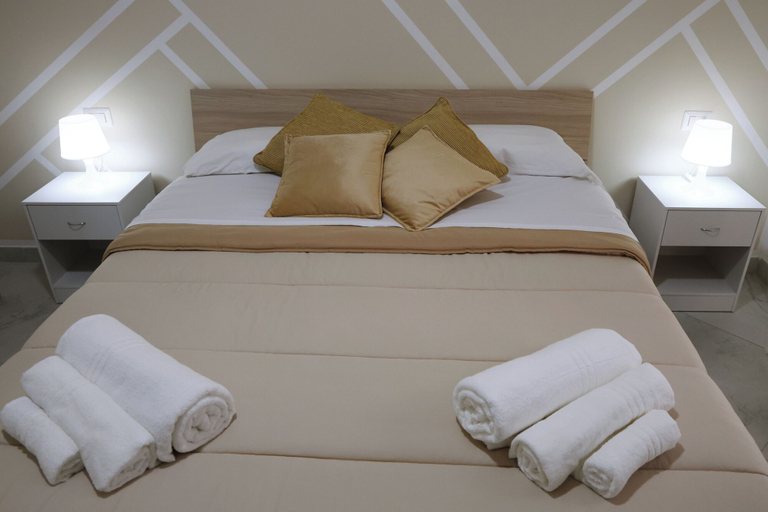 Bedroom 5, La Maison Pompeiana, Napoli
