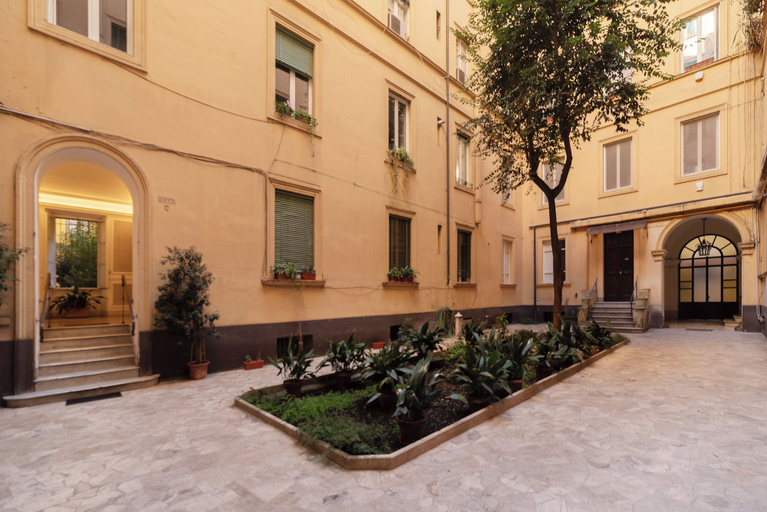 Exterior & Views 2, JOIVY Charming 3BR Flat near the Vatican, Rome