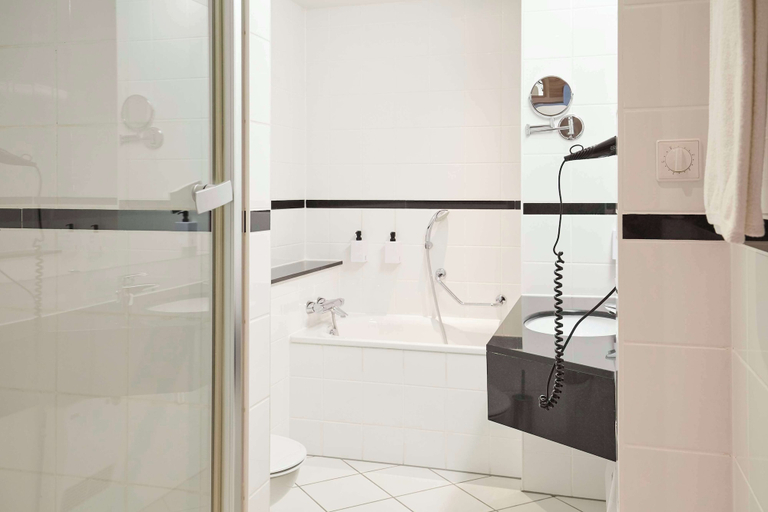 Bathroom 4, Scandic Wroclaw, Środa Śląska