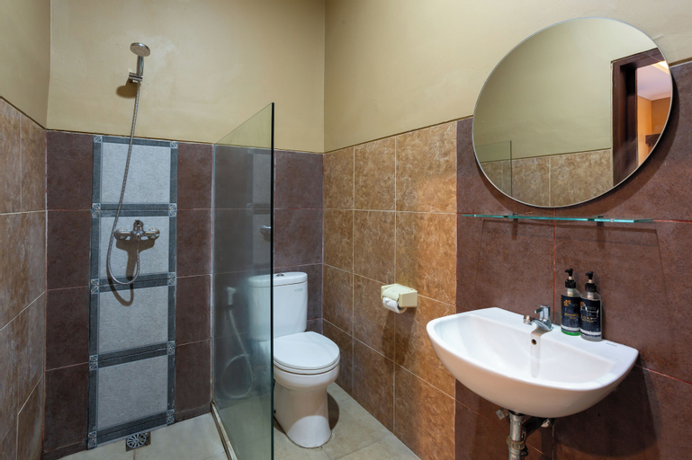 Bathroom 20