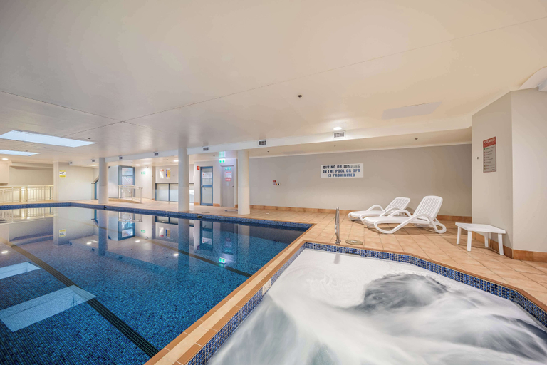 Sport & Beauty 3, Oaks Sydney Castlereagh Suites, Sydney