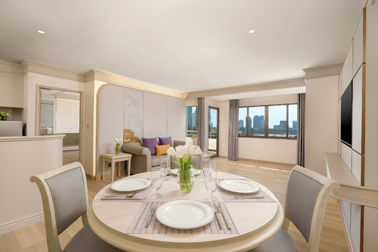 Dining Room 11