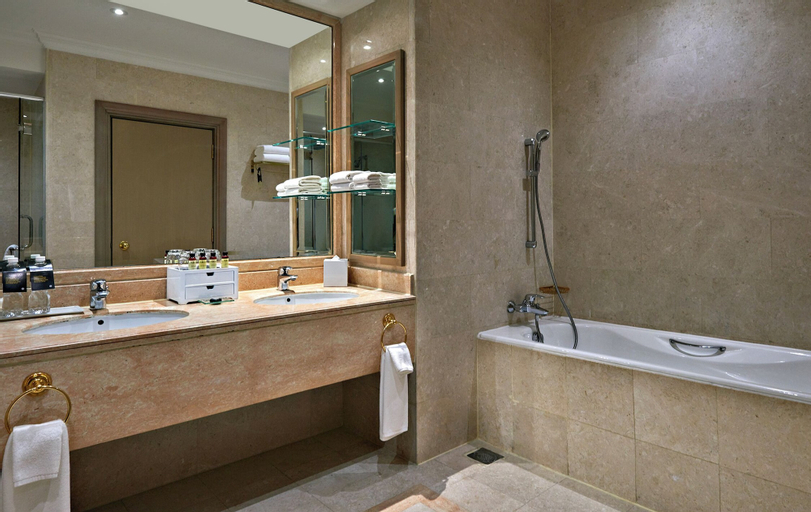 Bathroom 12