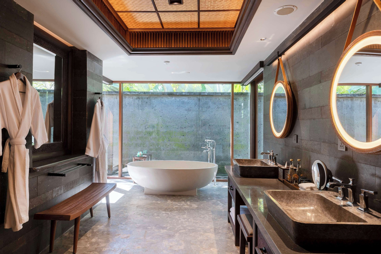 Bathroom 17