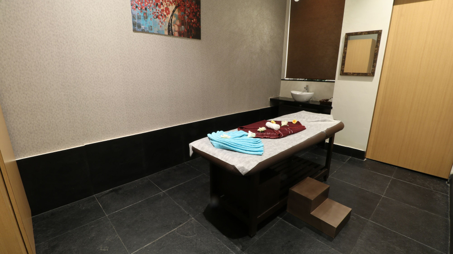 Bathroom 5, The Vern at BLVD, Nashik