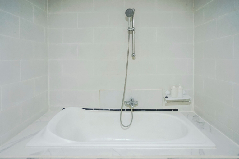 Bathroom 8