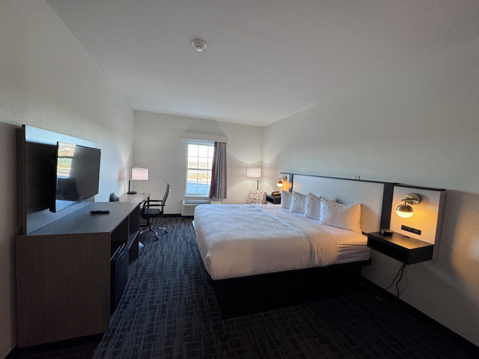 Bedroom 3, Ramada by Wyndham Sparta/At Speedway, Gallatin
